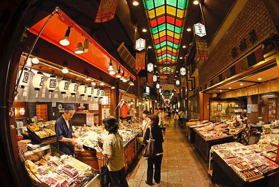 Nishiki-Market-tempat-wisata-kuliner-di-kyoto-jepang