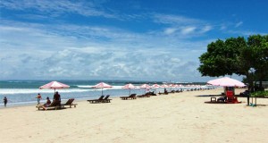 Pantai Kuta, tempat wisata pantai eksotik di Bali untuk menikmati sunset (Foto : bestplacetotravels.com)