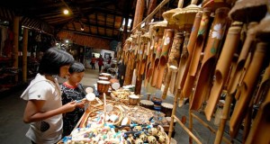 Saung Angklung Udjo salah satu tempat wisata di Bandung yang paling populer (Image : anekatempatwisata.com)
